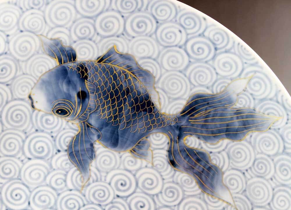 有田焼 陶芸家 藤井錦彩作】有田焼美術品 古染付金彩金魚絵飾り大皿