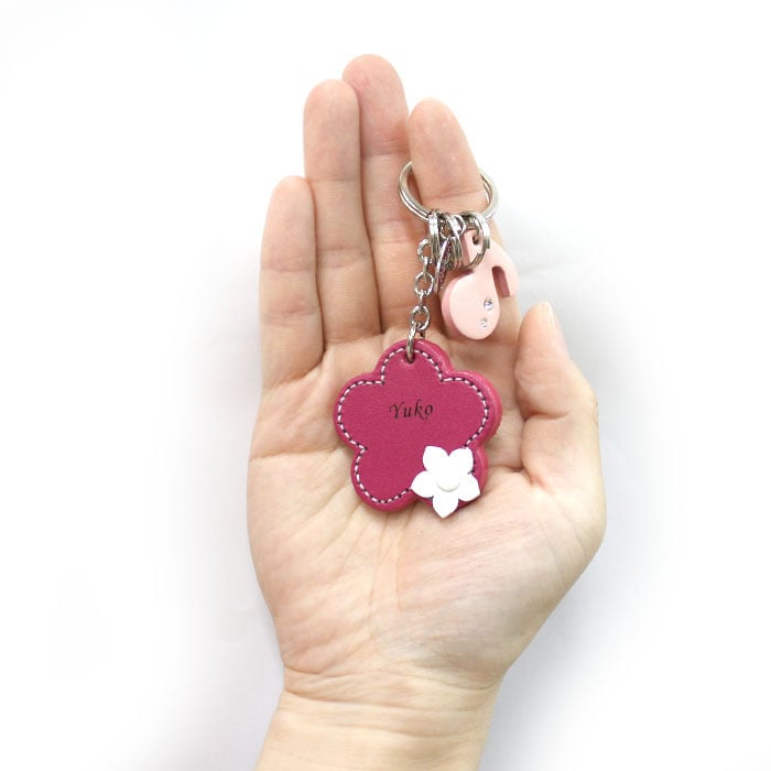 限定カラー】Happy 名入れ お花 2col キーホルダー 日本製 本革