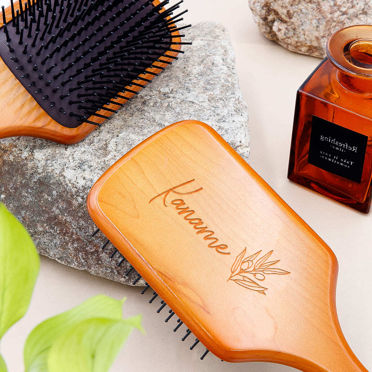 名入れ可】アヴェダ パドルブラシ 大きめサイズ AVEDA ヘアブラシ 名前