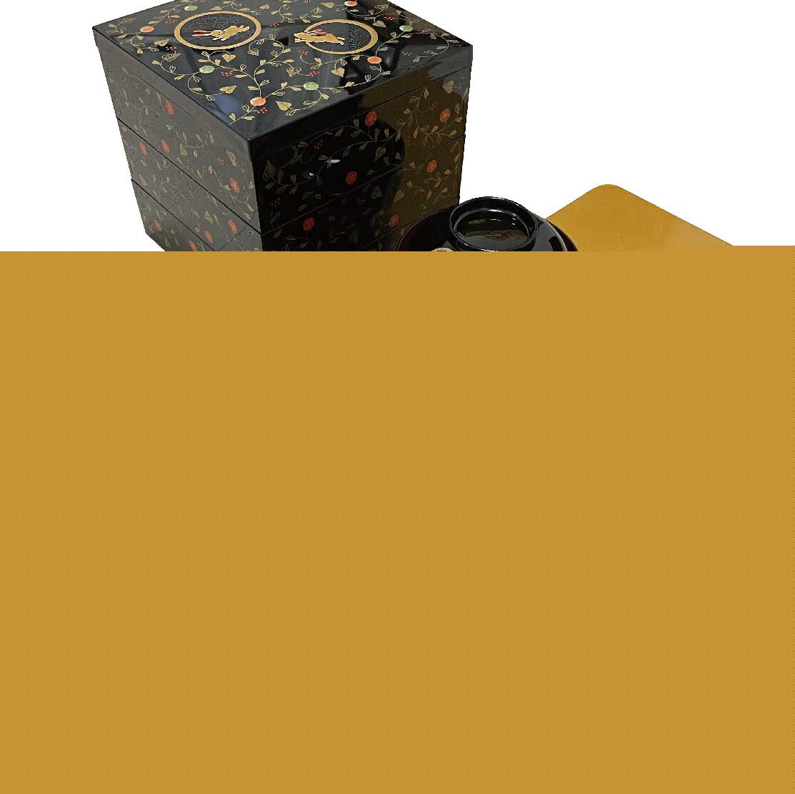 送料無料】 山中漆器 うさぎ唐草 5.0三段重 総朱（漆器 蒔絵 3段