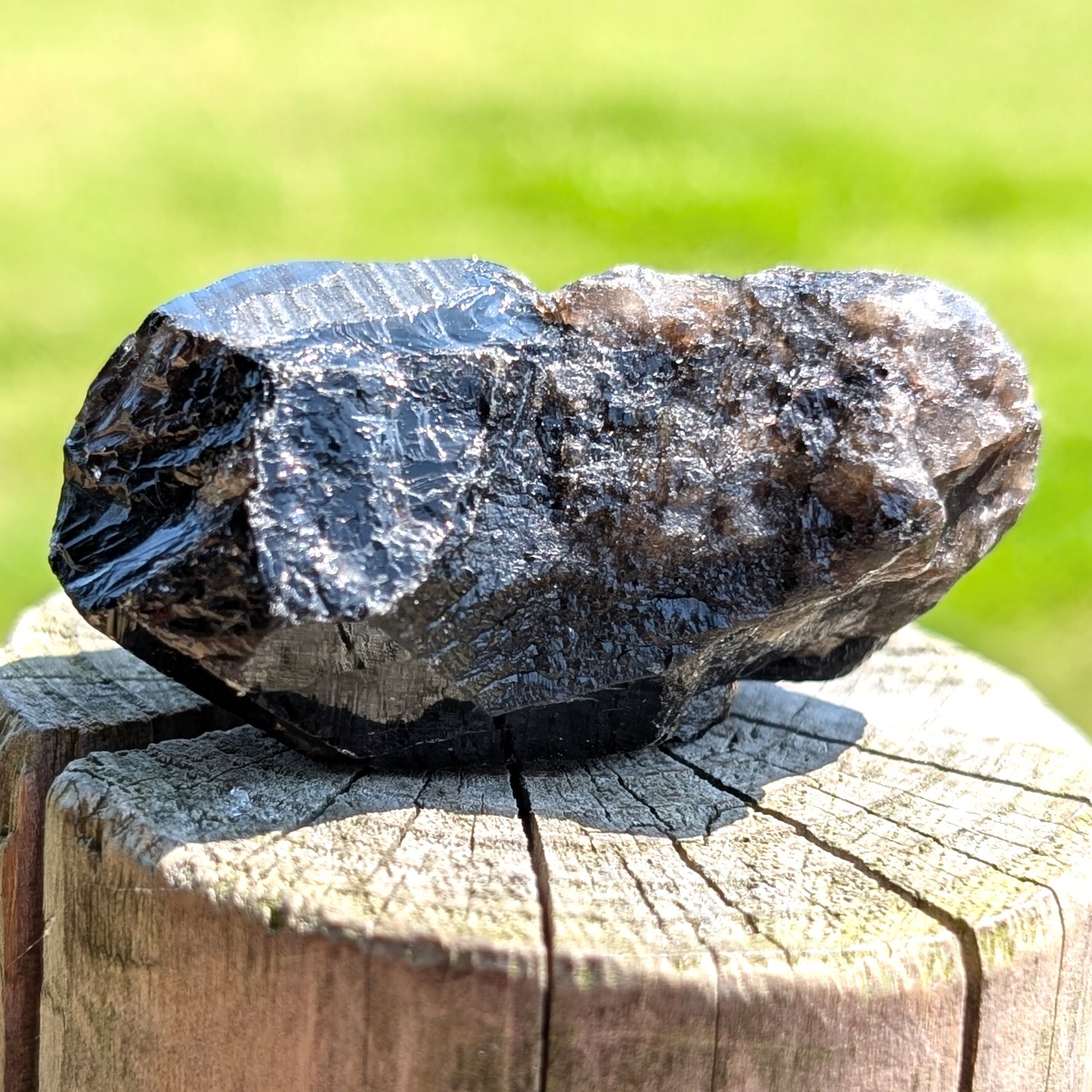 モリオン 原石 山東省産 黒水晶 53g 漆黒の輝き お守り効果