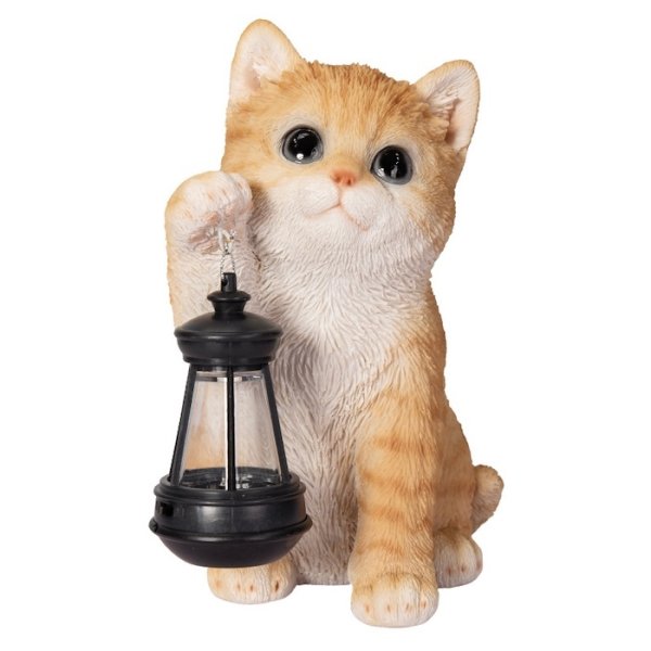猫の置物 ソーラーランプを右手で持ち上げる茶トラ猫 高さ17cm woobia