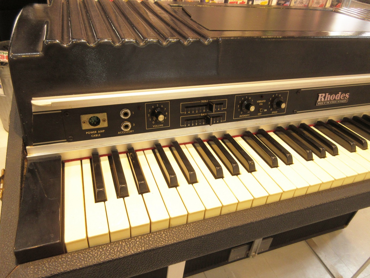 Rhodes Mark II Suitcase Piano Seventy Three（中古）【楽器検索