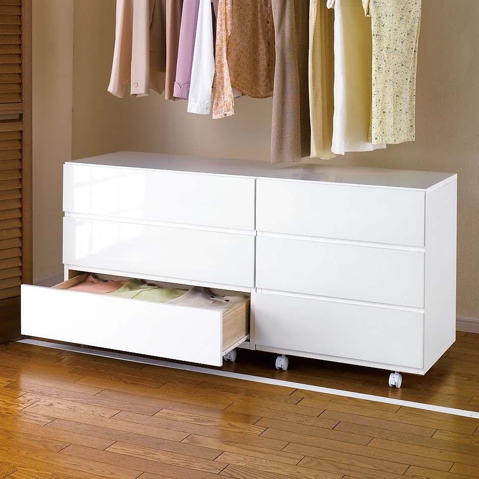 奥行46cmキャスター付きツヤツヤチェスト 幅80cm・4段 通販 - ディノス