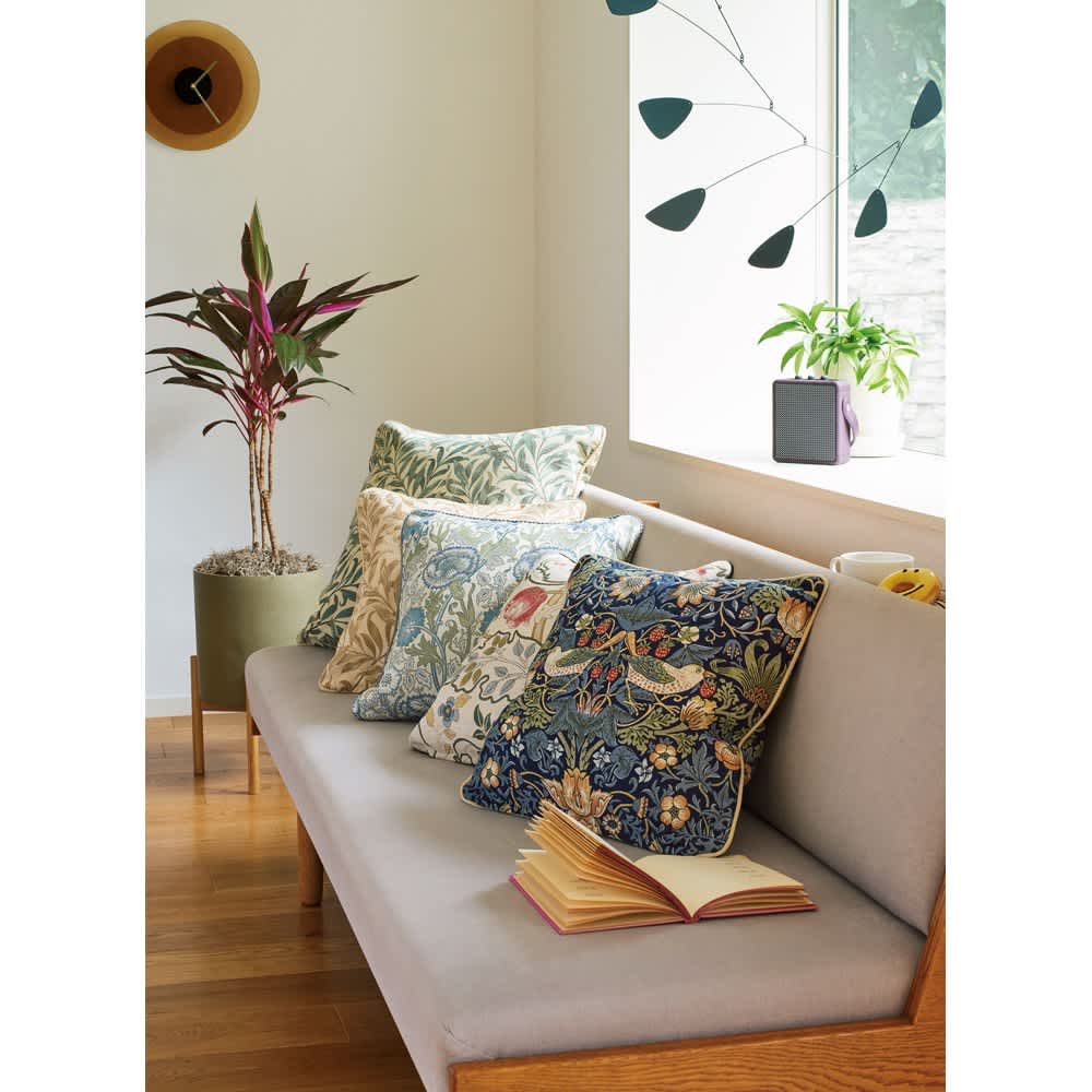 モリスデザインスタジオ ジャカード織クッションカバー〈いちご泥棒