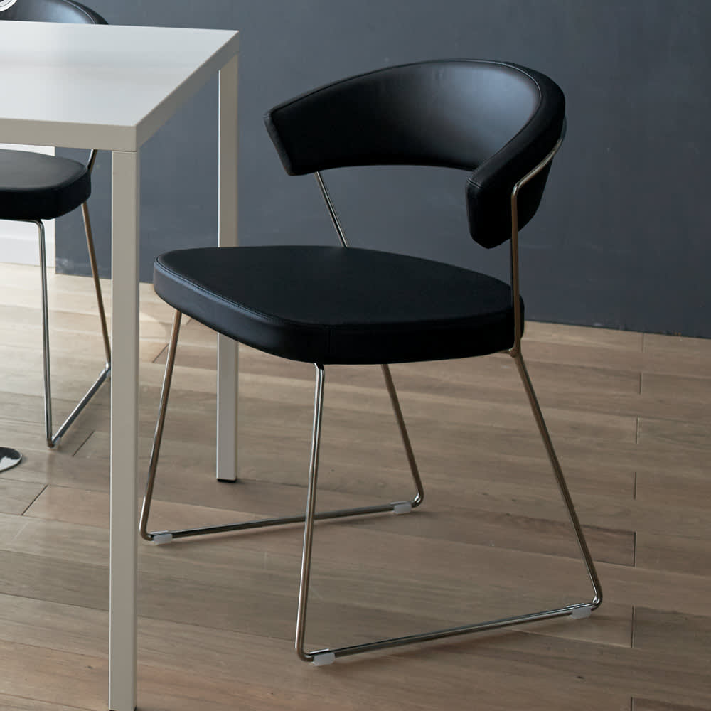 New York ニューヨーク 革張りダイニングチェア 同色2脚組［Connubia