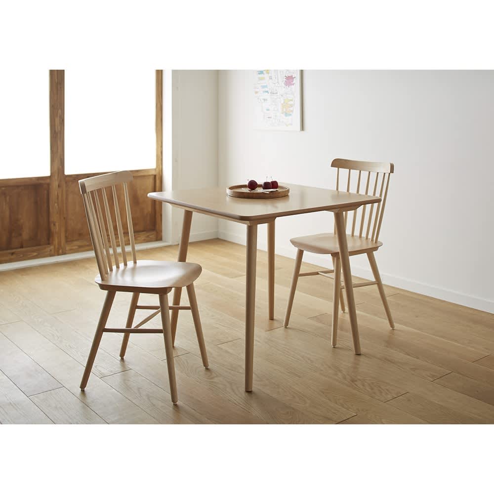 ウィンザーダイニングテーブル 正方形 幅80cm×80cm［チェコ・TON社