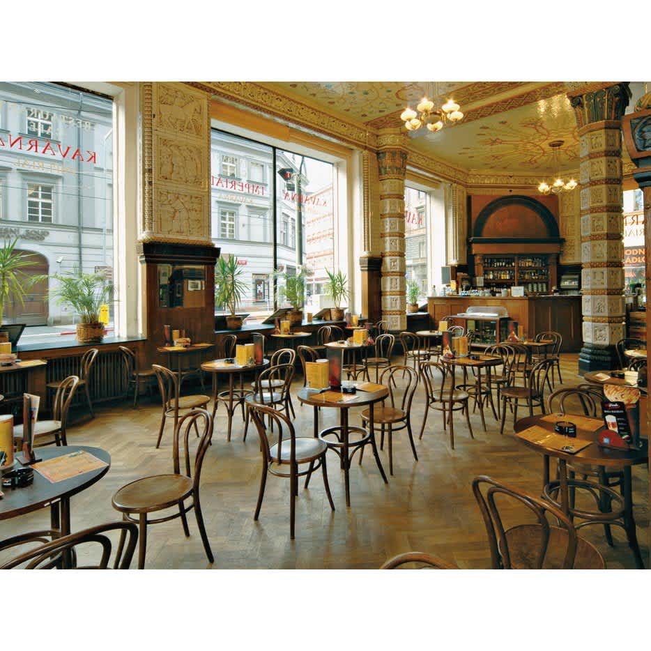 ウィンザーダイニングテーブル 正方形 幅80cm×80cm［チェコ・TON社