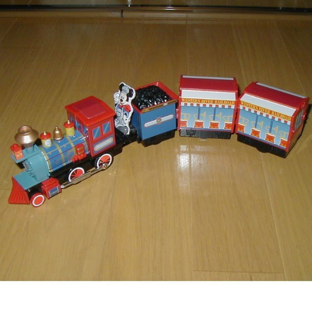 ♪♪Disney ｳｴｽﾀﾝﾘﾊﾞｰ鉄道(ﾐｼｼｯﾋﾟ号)のおもちゃ(USED)の通販 by くら