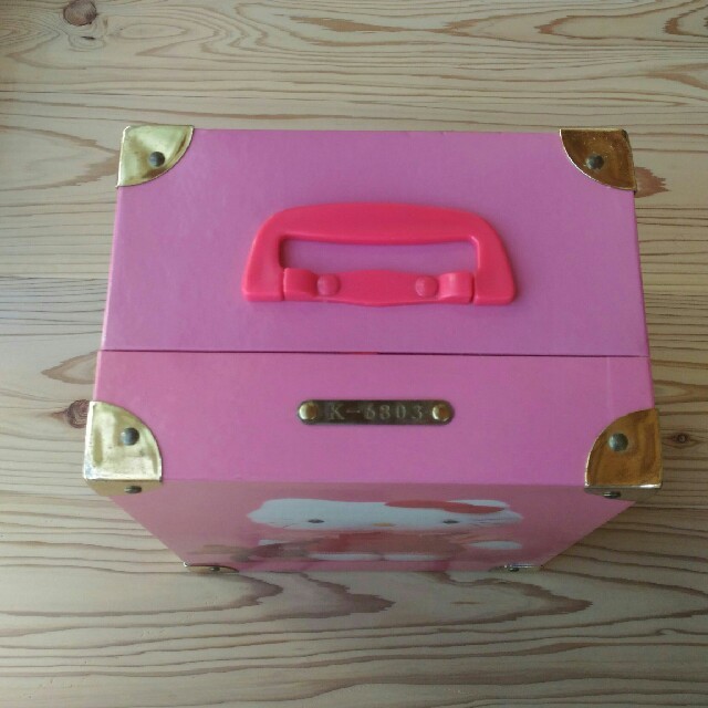 ハローキティ - ハローキティ 1997年 シリアルナンバー付ぬいぐるみの