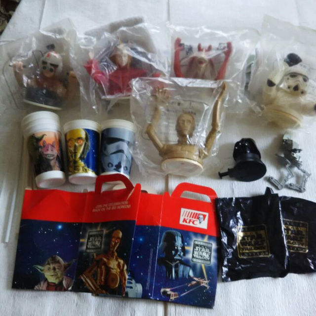 未開封品スター・ウォーズフィギュアKFCドリンクカップ、ハッピー