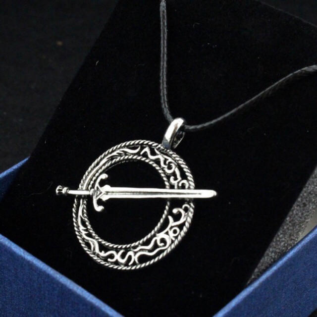 新品】ダークソウル 暗月の剣 ネックレスの通販 by アメコミ関連｜ラクマ