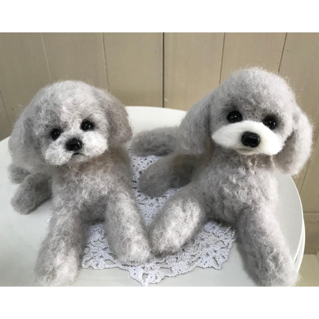 羊毛フェルト トイプードル【シルバー】の通販 by ついてる's shop｜ラクマ