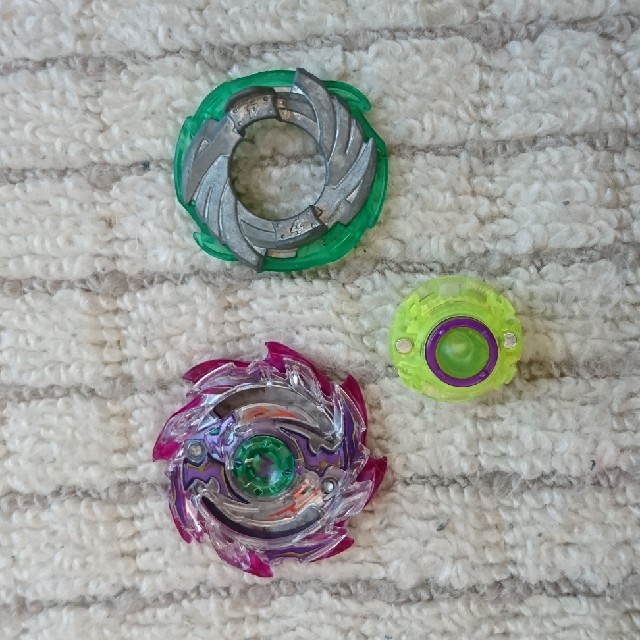 トルネードワイバーン.4G.At（レア）ベイブレードバーストの通販 by