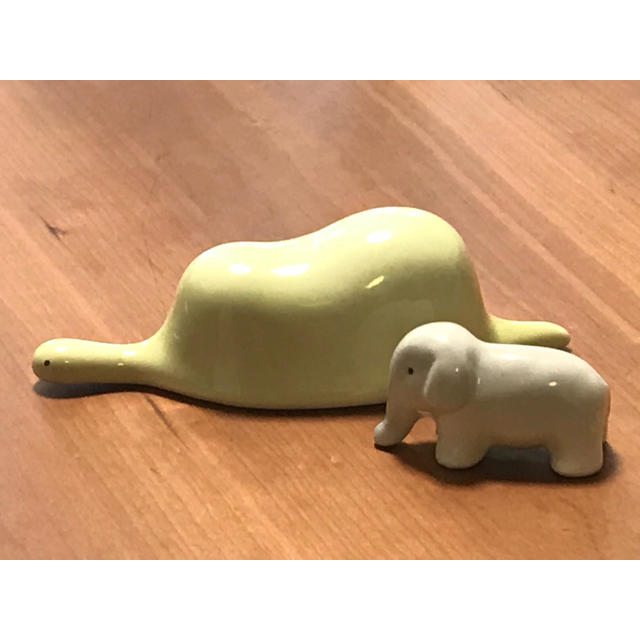 ボーンチャイナ 星の王子さま ゾウをのみこんだウワバミの通販 by なぷ