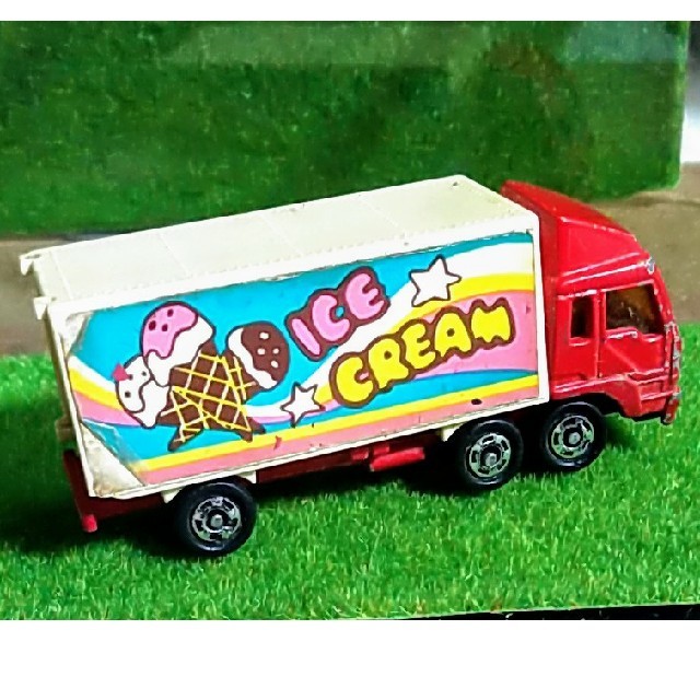 Takara Tomy - レア 日本製 トミカ No.7 ふそうトラック アイス