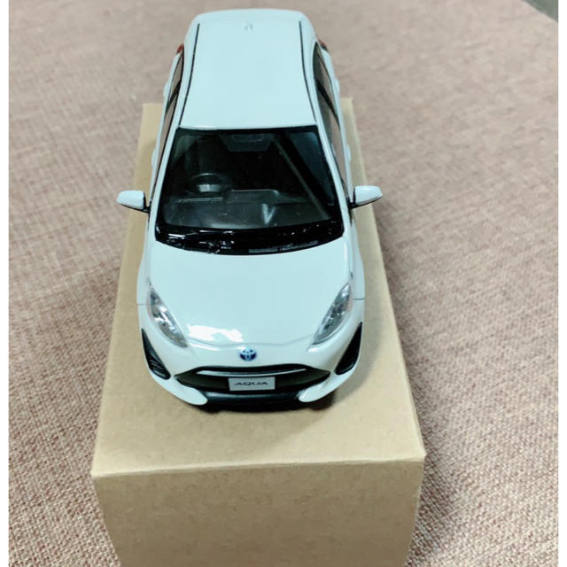 トヨタ - TOYOTA アクア カラーサンプルの通販 by えりか's shop