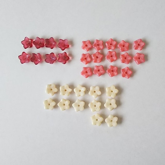 アクセサリー製作に！（パーツクラブ）チェコガラス、フラワー&リーフ