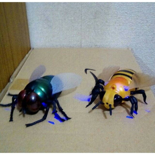 昆虫ラジコン ハチ&ハエ セットの通販 by ファントムハイブ shop｜ラクマ