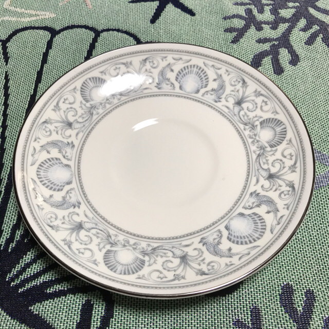 WEDGWOOD - 廃盤【美品・黒壺】ウェッジウッド ドルフィンホワイト