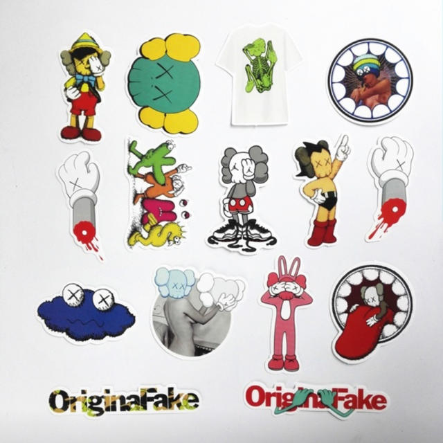 カウズ KAWS ステッカー☆の通販 by kacchan＊'s shop｜ラクマ