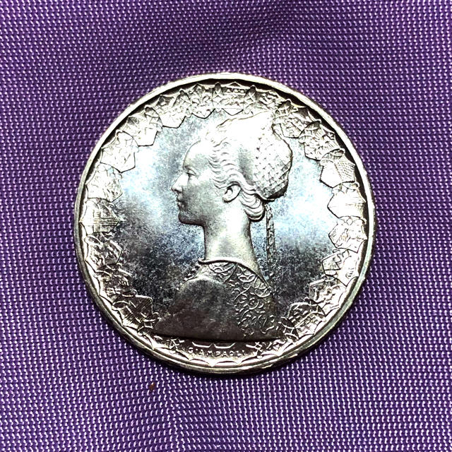 イタリア硬貨 500リラ イタリア銀行創立100周年記念 | 女性の頭部 |