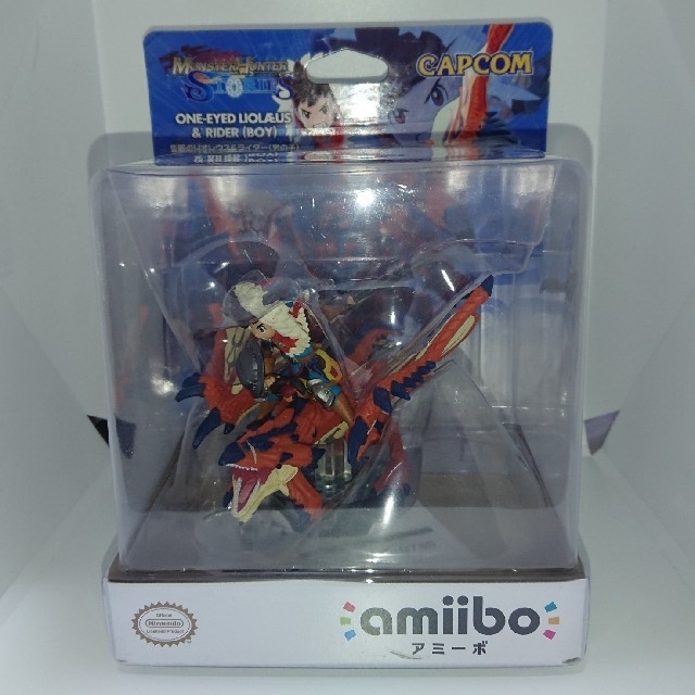 CAPCOM - アミーボ 隻眼のリオレウス&ライダー (男の子)の通販 by