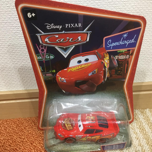 ディズニー カーズ 新品 舌を出しジャンプ カチャウ マックイーン 1/55