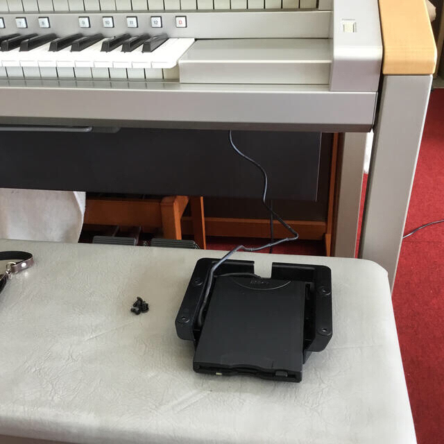 ヤマハ - エレクトーンステージア用フロッピーディスクドライブ快調