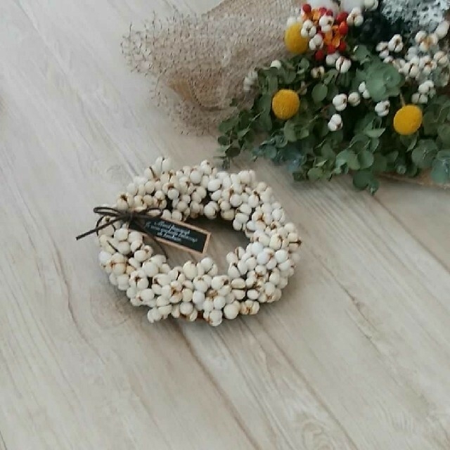 ナンキンハゼの実リース natural～*。°の通販 by み～か's shop｜ラクマ