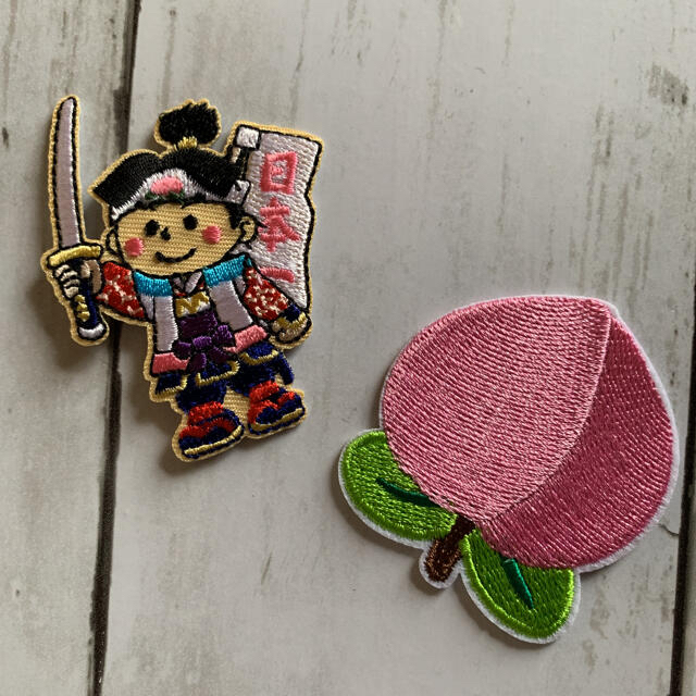 専用ページ。もも 桃☆刺繍アイロンワッペン2枚の通販 by ミジュ☆発送