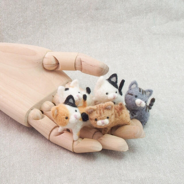 羊毛フェルト436 丸顔の三毛猫 ハンドメイドの通販 by 羊毛フェルトの