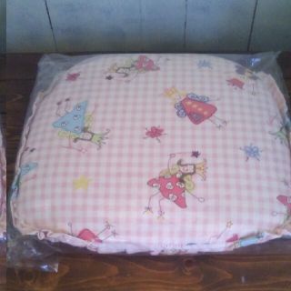 LAURA ASHLEY（クッション）のフリマアイテム一覧