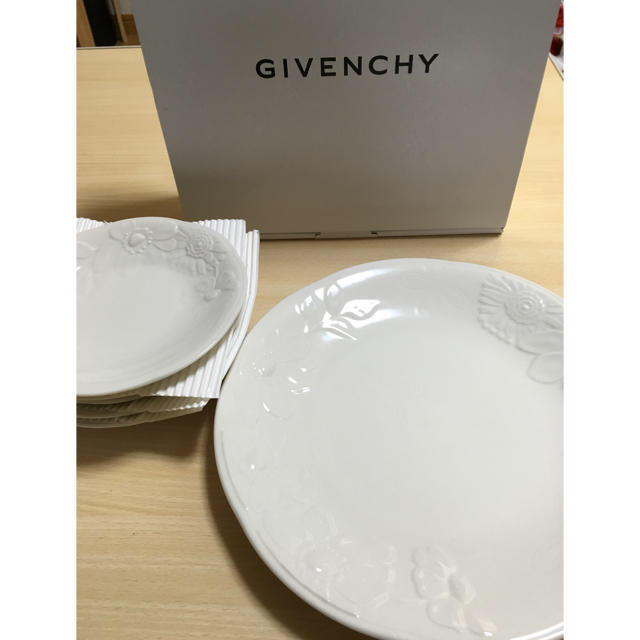 GIVENCHY - GIVENCHY お皿セット ジバンシィの通販 by ※発送お時間