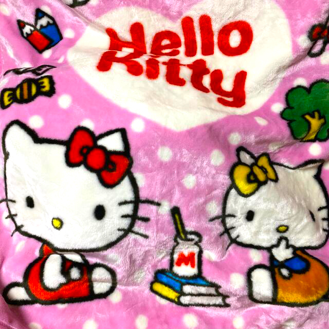 ハローキティ - キティレトロ柄ハーフ毛布の通販 by ＊うさぎ＊'s shop