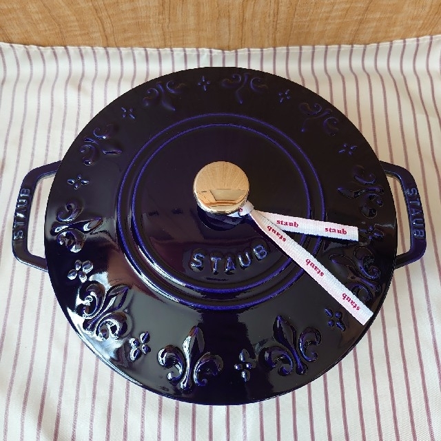 STAUB - staub【新品】フルール・ド・リス フレンチオーブン24