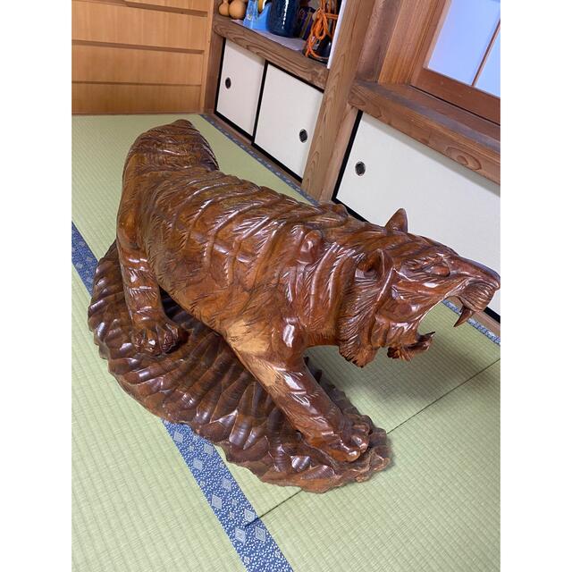 虎の木彫りの通販 by P.p92｜ラクマ