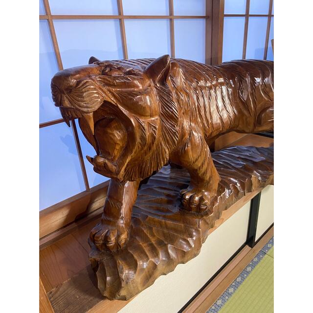 虎の木彫りの通販 by P.p92｜ラクマ