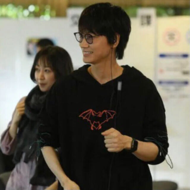 1🦋【フ】SALE💥【完売品】米津玄師 こうもりパーカー の通販 by LIL