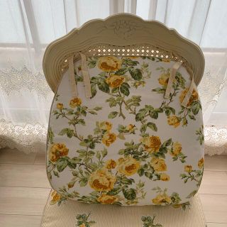 LAURA ASHLEY（クッション）のフリマアイテム一覧