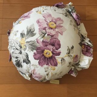 LAURA ASHLEY（クッション）のフリマアイテム一覧
