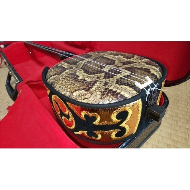 中棹三本継 沖縄三味線 鼈甲撥・ハードケース付き 中棹三本継 沖縄