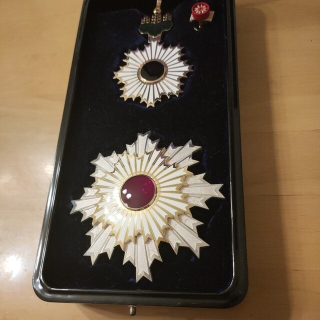 激レア 極美品!】勲二等旭日重光章 明治勲章 本物保証 共箱入 完品 328