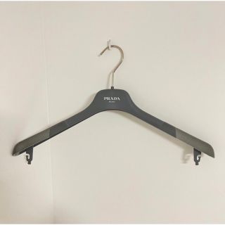 PRADA（押し入れ収納/ハンガー）のフリマアイテム一覧