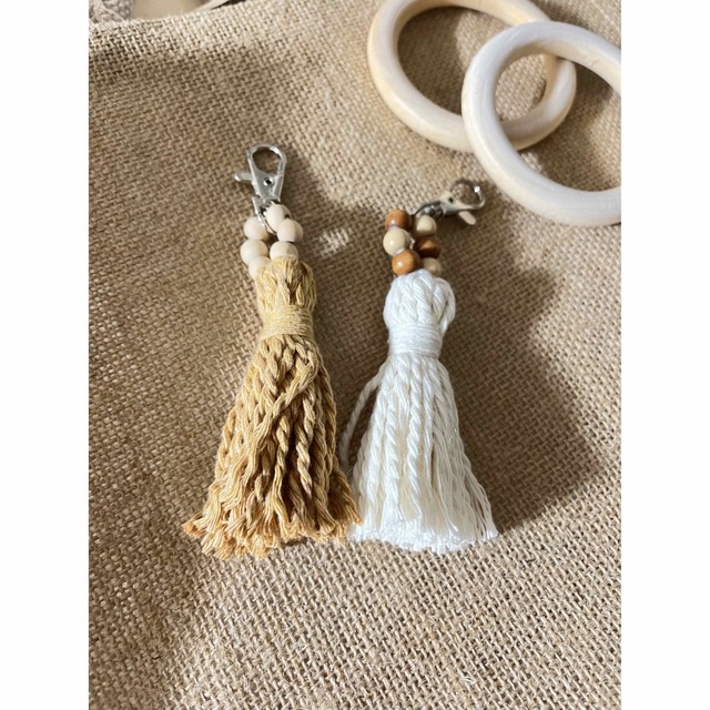 マクラメ タッセル キーホルダーの通販 by あやりな's shop｜ラクマ