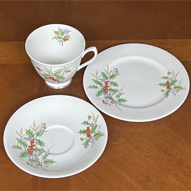 ROYAL ALBERT - 【英国ビンテージ】ロイヤルアルバート☆HOLLY☆トリオ