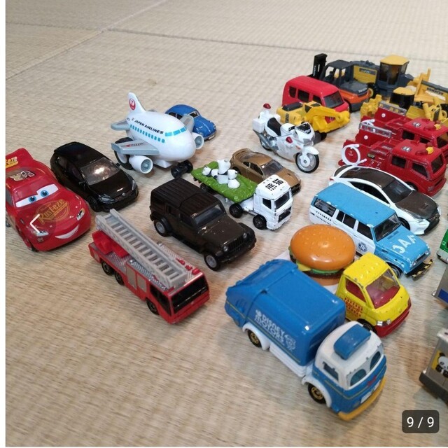 Takara Tomy - トミカ30台(＋おまけ4台) まとめ売りの通販 by