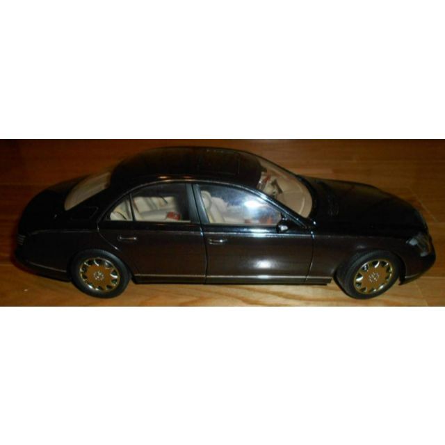 オートアート 1/18 マイバッハ 57 本体のみの通販 by 快速しもうさ's