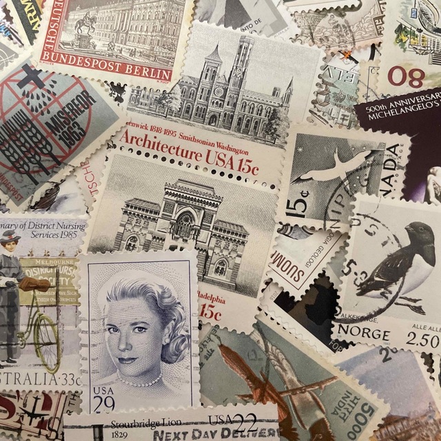 使用済み 海外切手 モノトーン ブラック 80種の通販 by みこ's shop