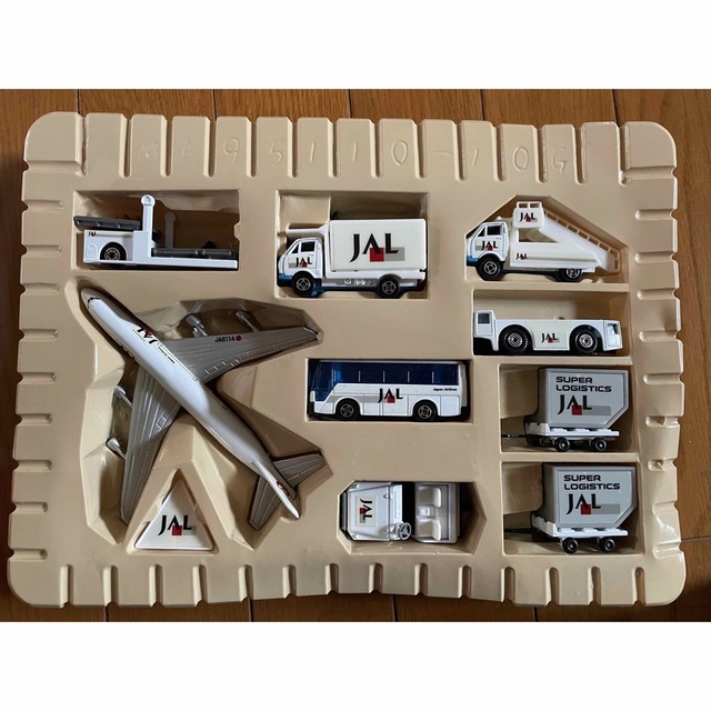 ダイキャスト ちびっ子 空港セット JALの通販 by CON CON's shop｜ラクマ